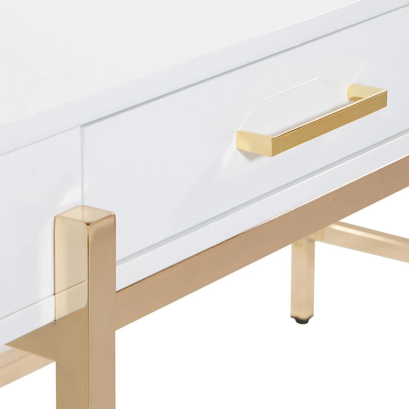 Bureau moderne blanc laqué pour télétravail avec 3 tiroirs | Pieds dorés, station de charge, 162,5 cm de large